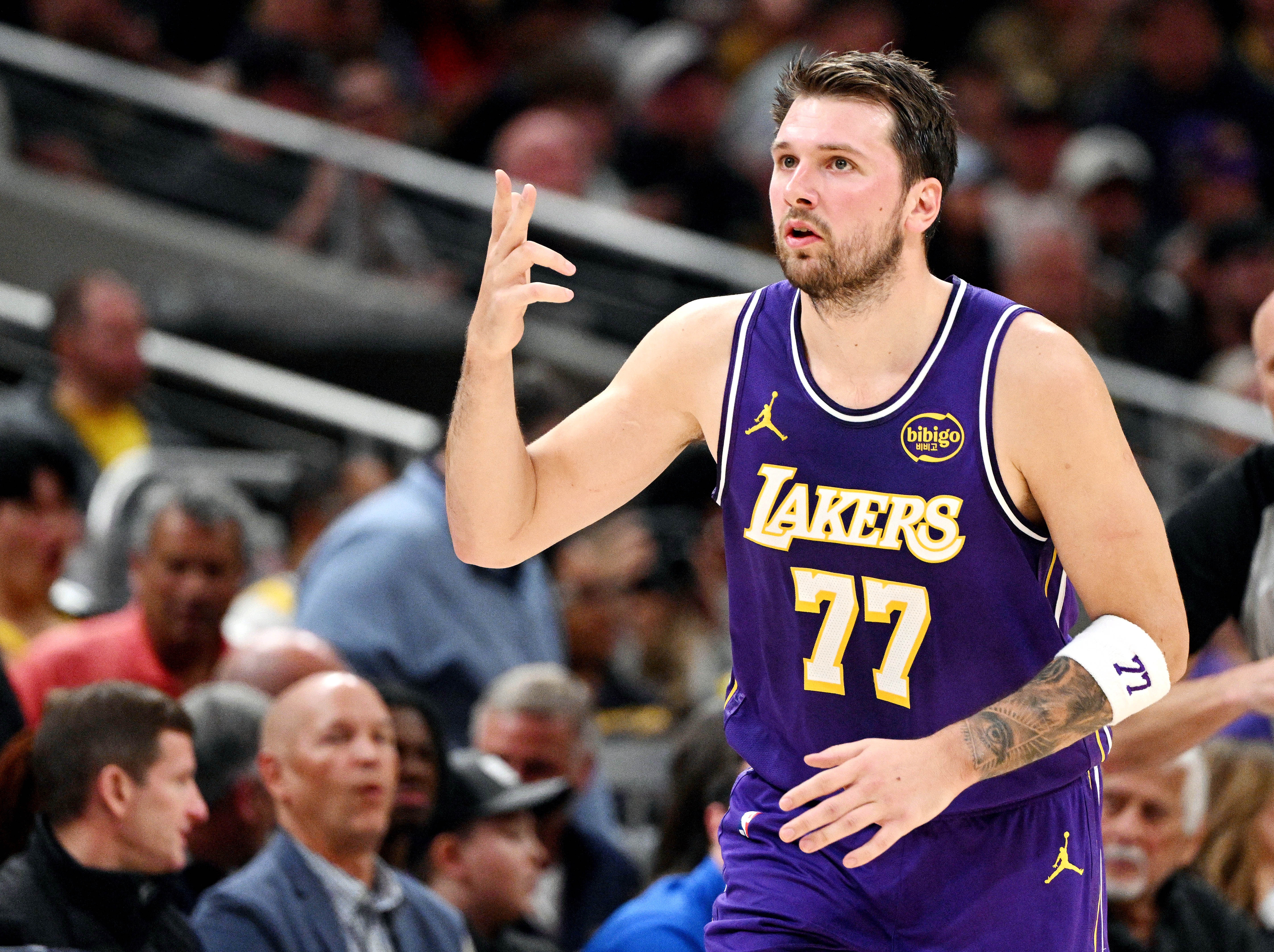 077单月600分排不进前30！一人几乎包揽前11 哈登场均得分进前6