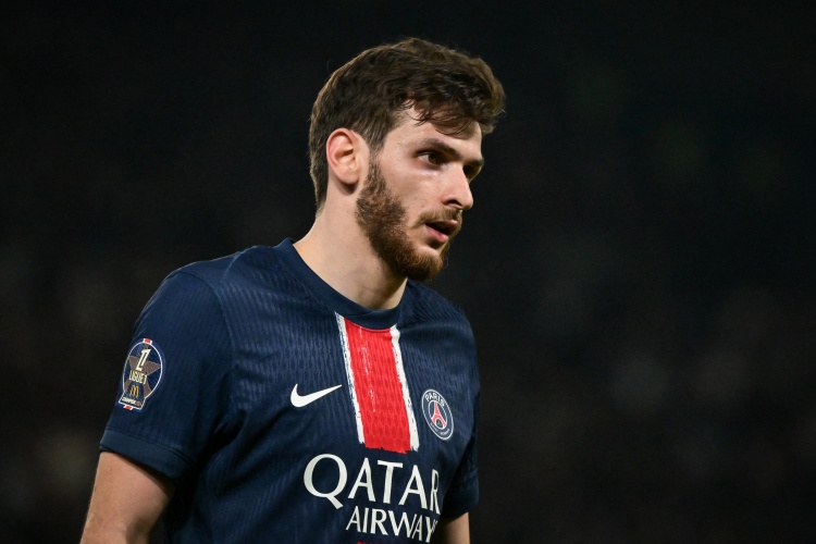 克瓦拉茨赫利亚：安菲尔德的气氛会很震撼，我们必须做好准备